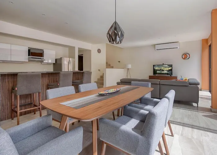 Brand New 3Br 3Ba House With Private Pool By Simply Comfort
